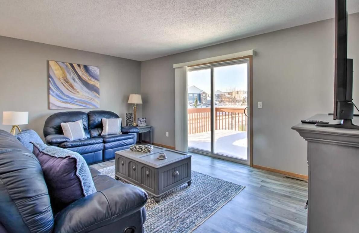 Welcoming West Fargo Retreat W Backyard Villa Exterior photo