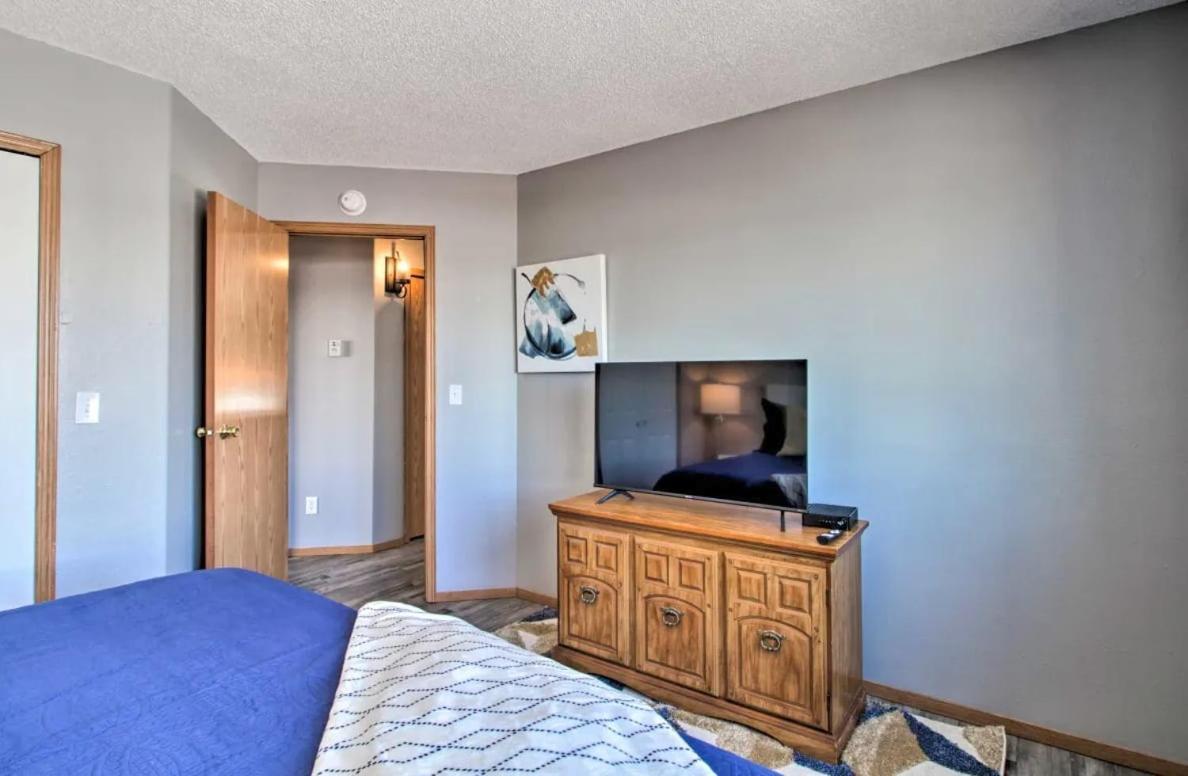 Welcoming West Fargo Retreat W Backyard Villa Exterior photo